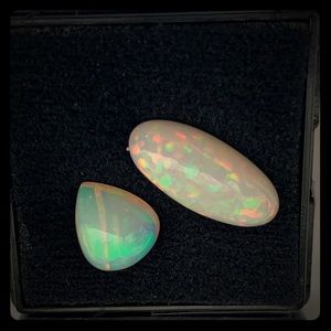 6+ carats Precious opal from Nevada